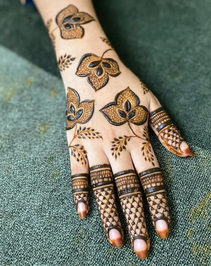 simple sawan mehndi design
