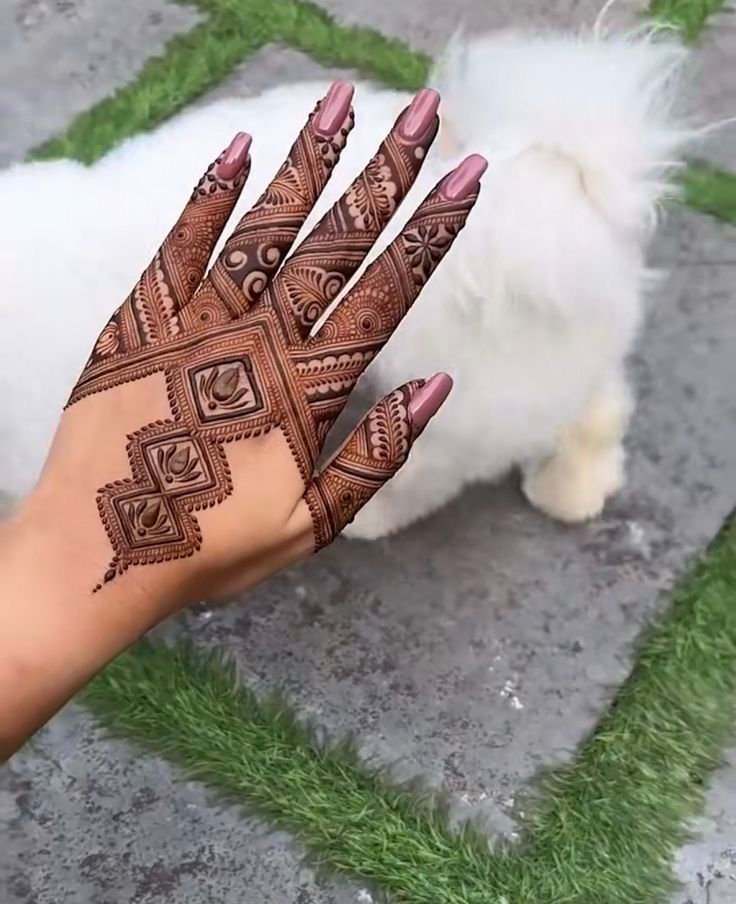 stylish teej mehndi designs